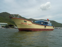 Hạ thủy tàu chuyên chở nước biển sạch - Nam Miền Trung