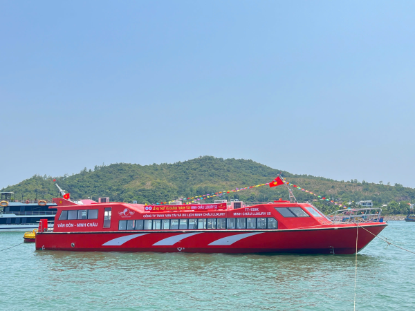 HẠ THỦY TÀU KHÁCH MINH CHÂU LUXURY 55