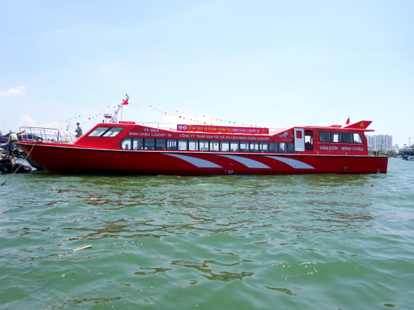 HẠ THỦY TÀU KHÁCH MINH CHÂU LUXURY 56