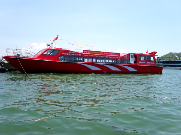 HẠ THỦY TÀU KHÁCH MINH CHÂU LUXURY 56