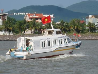 Hạ thủy tàu Thanh Vân 01